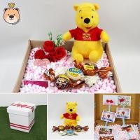 ราคา เซ็ตเซอร์ไพรส์แฟน ตุ๊กตาหมี พูห์ 6.5 นิ้ว ลิขสิทธิ์แท้100% +ช็อกโกแลต อัดเม็ดโฟมคละสี กล่องของขวัญเปิดฝา เม็ดโฟมคละสี (7614660675)