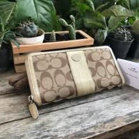 ราคา กระเป๋าสตางค์หนัง ใบยาว Coach แท้ 100% มือสอง ญี่ปุ่น (4414942587)