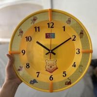 ราคา นาฬิกาหมีพูห์ นาฬิกาติดฝาผนังลายหมีพูห์ ขนาด 13” (3672693328)