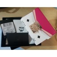 ราคา MCM กระเป๋าสตางค์สั้น 3 พับ รุ่นแพททีเซีย สีชมพูขาวออริ (5284544372)