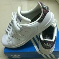 ราคา รองเท้าadidas stan smith แท้100% มือสอง (233407888)