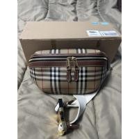 ราคา กระเป๋า สะพายข้างCrossbody Burberry กล่อง+ใบเสร็จ ครบ พ่อค้าซื้อจาก King Power ขนาดกว้าง8นิ้ว ยาว14นิ้ว Unisex ใหม่มาก (19569286228)