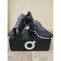 ราคา รองเท้าวิ่งมือสอง On Cloud flow Size 42.5 (7361755637)