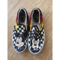 ราคา VANS SLIP ON X DISNEY MICKEY MOUSE AND MINNIE MOUSE CHECKER FLAME SNEAKERS มือสอง ของแท้ (4969251918)