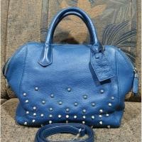 ราคา กระเป๋าแบรนด์ Morgan แท้ หนังแท้ หน้าหมุดเต็ม ครอสบอดี้ได้ มีสายยาว หนังสวยฉ่ำ ฐาน 11 นิ้ว ตำหนิตรงซิป ขายเท 450 บาทค่ะ (19894105757)