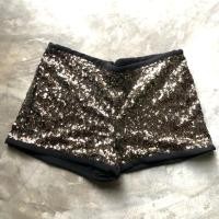 ราคา Mango กางเกงขาสั้นเอวต่ำสีดำปักเลื่อมสีทองขลิบขอบดำ มือ1 ป้ายห้อย (2048423673)