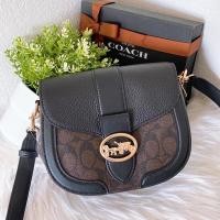 ราคา COACH GEORGIE SADDLE BAG IN SIGNATURE CANVAS #C2806 (12517099335)