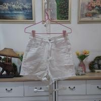 ราคา กางเกงยีนส์ขาสั้นสีขาว (เอวสูงมาก) ไซส์ S 26 นิ้ว (25661224184)