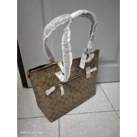 ราคา Coach tote 16"F79609 แท้ % (15825875574)