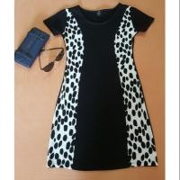 ราคา เดรสสั้นสีดำแต่งข้างลายขาวดำ ใส่แล้วดูหุ่นดีมากๆBrand H&Mแท้ มือสอง **ส่งฟรีลงทะเบียน** (2492677819)