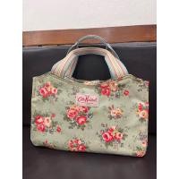 ราคา กระเป๋าถือมือสอง ของแท้ Cath Kidston (25463178285)