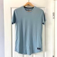 ราคา เสื้อยืดแบรนด์เนมมือสอง Hollister Blue T-Shirt (19979346150)