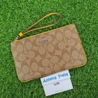 ราคา New!! ลายซี คล้องมือ L 1 ซิป Coach Coach F58695 Large Zip Signature Wristletสีน้ำตาลลายซี ขอบเหลือง (16843961770)