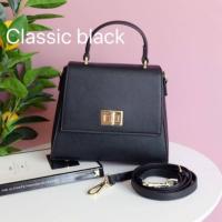 ราคา ใหม่ล่าสุด ชนช้อป !! KEEP รุ่น Savana handbag **พิเศษ !! รุ่นนี้ตัวกระเป๋าหนังลาย saffiano สวยหรูมากค่ะ (7820748949)