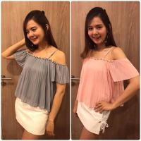 ราคา Feminine_Koncept เสื้อเว้าไหล่ สายเดี่ยว สายปรับได้ แต่งทั้ง มุก กับ เพชร สวยมาก ผ้าชีฟอง อัดพลีท มีซับในค่ะ จะใส่แบบ (6880013788)