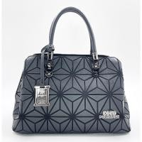 ราคา Coco london กระเป๋าถือ สะพายไหล่ สะพายข้าง มีสายยาว 3 ช่องการใช้งาน หนัง Safiano อะไหล่ดำ Emila New (23864179171)