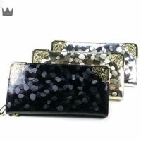 ราคา พร้อมส่ง (ส่งลงทะเบียนฟรี) กระเป๋าตังค์ลายหินอ่อน มีโซ่ทองคล้องข้อมือ ใส่บัตรได้ 8 ใบ (113680247)