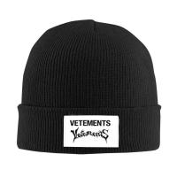 ราคา พร้อมส่ง หมวกถัก ผ้าวูล ลายโลโก้ Vetements สไตล์ฮิปฮอป แนวสตรีท ให้ความอบอุ่น แฟชั่นสําหรับเล่นสกี ใช้ได้ทั้งชาย และหญิง (2) (25763492383)