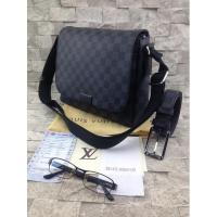 ราคา กระเป๋าสะพายผู้ชาย กระเป๋าหนังแท้ (928573723)