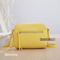 ราคา กระเป๋าสะพาย BERSHKA Yellow Pastel cross body bag (930878)