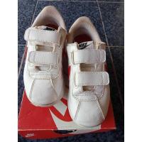 ราคา รองเท้าผ้าใบเด็ก Nike สีขาว/แดง ไซต์ 17.5/28.5 cm (24920672592)