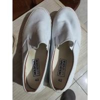 ราคา รองเท้าสลิปออน gold city มือสอง สภาพดี ไซส์ 42 (20566706117)