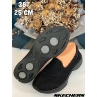 ราคา รองเท้า Slip-on Skechers มือสองของแท้ (13217780840)