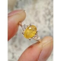 ราคา แหวนพลอยบุษราคัม (Yellow Sapphire) บางกะจะ จันทบุรี สีเหลืองสดธรรมชาติ ตัวเรือนเงินแท้ 92.5% ชุบเงินแท้ 100% ไซส์แหวน 54 (18634134986)