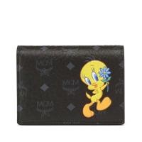 ราคา กระเป๋าสตางค์ Tracy รุ่น Looney Tunes x MCM ลาย Visetos/กระเป๋าสตางค์ mcm/กระเป๋าใส่บัตร mcm (19173014919)