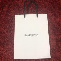 ราคา ถุงกระดาษ Balenciaga ขนาด 10.5"x8" พร้อมริบบิ้น2เส้นและการ์ด club21 (446716764)