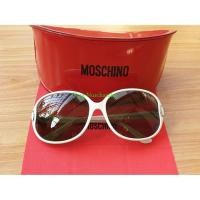 ราคา ✌ของแท้ ❗ แว่นตากันแดด Moschino รุ่น MO8813S กรอบสีขาว เลนน์น้ำตาลสุด Classic (4410496595)