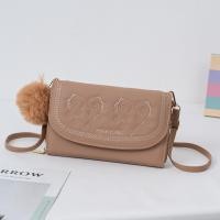 ราคา กระเป๋าสะพายข้าง Forever Young ทรงไอแพด หน้าปักลายหัวใจสุดเก๋ น่ารักน่าใช้ (909) (19885413388)