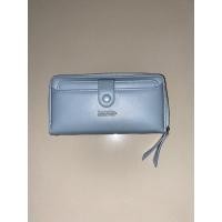 ราคา กระเป๋าสตางค์หนังแท้ใบยาว Taywin สีฟ้าอ่อน สภาพใช้งานแล้ว แต่สภาพดีอยู่ มีการ์ดใส่บัตรเยอะ (20147487838)