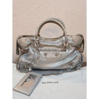 ราคา Balenciaga City สีเงิน อปก./ถุงผ้า การ์ด ตย.หนัง สภาพ 80% ตามการใช้งาน ของแท้ ขอดูรูปเพิ่มเติมได้ (2788030905)