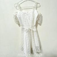 ราคา เดรสมือสอง เดรสนางฟ้า ผ้าแก้วปักดอกไม้ สีขาวครีม มีริบบิ้นผูกเอว (12745428164)