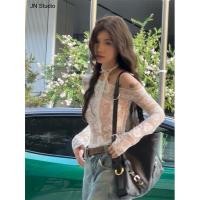 ราคา พร้อมส่ง/ถูกสุด⭐️⭐️เสื้อผู้หญิงแฟชั่น ลูกไม้ซีทรู แขนยาวสีขาว✨ (25829835315)