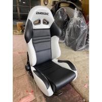 ราคา เบาะBrideงานหนังล้วนสีขาว/ดำ (11187523487)