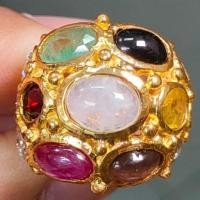 ราคา รหัส 2024 แหวนเงินแท้ชุบทอง ประดับพลอยนพเก้า แบบ "บ่อพลอย" (25279445584)