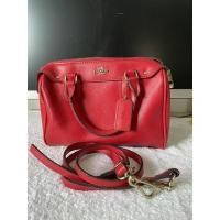 ราคา Coach แท้มือสอง กระเป๋าถือหรือสะพายไหล่ได้ ทรงหมอน อะไหล่ทอง สีแดงถือหรือสะพายไหล่ สภาพดีพร้อมใช้งาน แบรนด์เนมแท้มือสอง (10968616694)