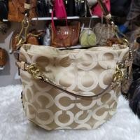 ราคา กระเป๋าสะพายโค้ช Coach ของแท้มือ2 สภาพดี อะไหล่สีทองเหลืองสะพายไหล่ ขนาด 10นิ้ว (5628550652)
