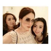 ราคา แว่นกันแดดแฟชั่น ทรงแบรนด์ Chloe' ทรงแบบคุณชมพู่ใส่เลยจ้า งานเกร๋ ปังมากค่ะ จัดด่วน มีมาไม่เยอะนร้า (10029833)