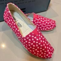 ราคา ✨ส่งต่อ ของแท้ มือ 1 : รองเท้า Toms สีแดงลายหัวใจ (23972782825)