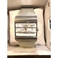 ราคา นาฬิกา Diesel สีเงินทรงสี่เหลี่ยม (17876871182)