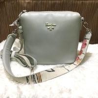 ราคา กระเป๋าสะพายแบรนด์แท้ David Jones สีเทา ทรง Mini Bucket (2250030018)