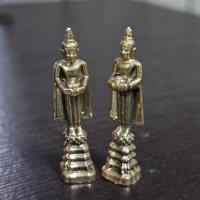 ราคา พุทธรูปหลวงพ่อวัดบ้านแหลม ยืนอุ้มบาต เนื้อทองเหลืองขนาด 3 ซม. (26454160158)