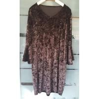 ราคา เดรสกำมะหยี่สีน้ำตาลมือสอง (1854780541)