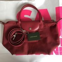 ราคา LONGCHAMP NEO ruby สีแดง Size M มือสอง ของแท้ ส่งฟรีค่ะ (13638322998)