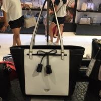 ราคา GUESS 100% ลดจากป้าย4790 อุปกรณ์ป้ายครบ ของแท้จากช็อป ด่วนค่ะ (278963978)