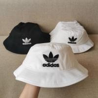 ราคา Adidas Adicolor bucket hat หมวกบัคเก็ต สีขาว/โลโก้ดำ ⚪♠ ขนาด OSFW ญ 55-57 cm ขนาด OSFM ช 58-60 cm (9923996711)
