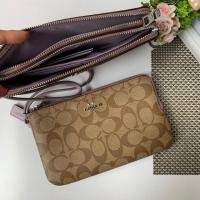 ราคา พร้อมส่งค่ะ คล้องมือ Coach ไซส์ L 2ซิป ลายซีสายสีม่วง (3111170543)